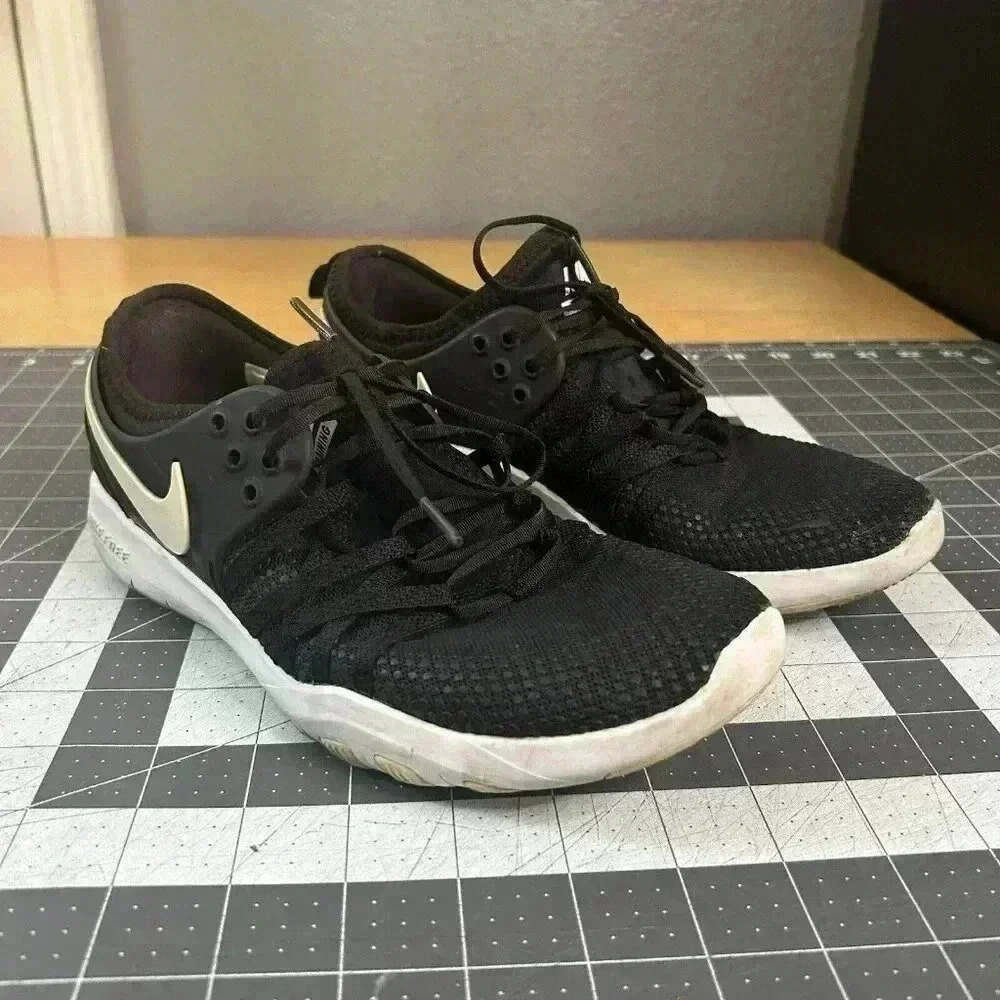 Nike Sneakers Womens Size 6.5 Free TR 7 904651-001 Black Running Shoes Athletic